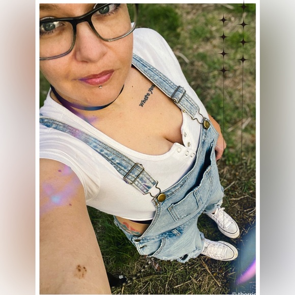 Hi, I'm Tina. xx - Picture 1 of 12